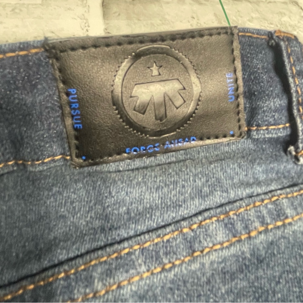 Monument Men's Jeans Blue Dark Wash straight leg Skinny Jeans. Stretch. See pics - Picture 5 of 11